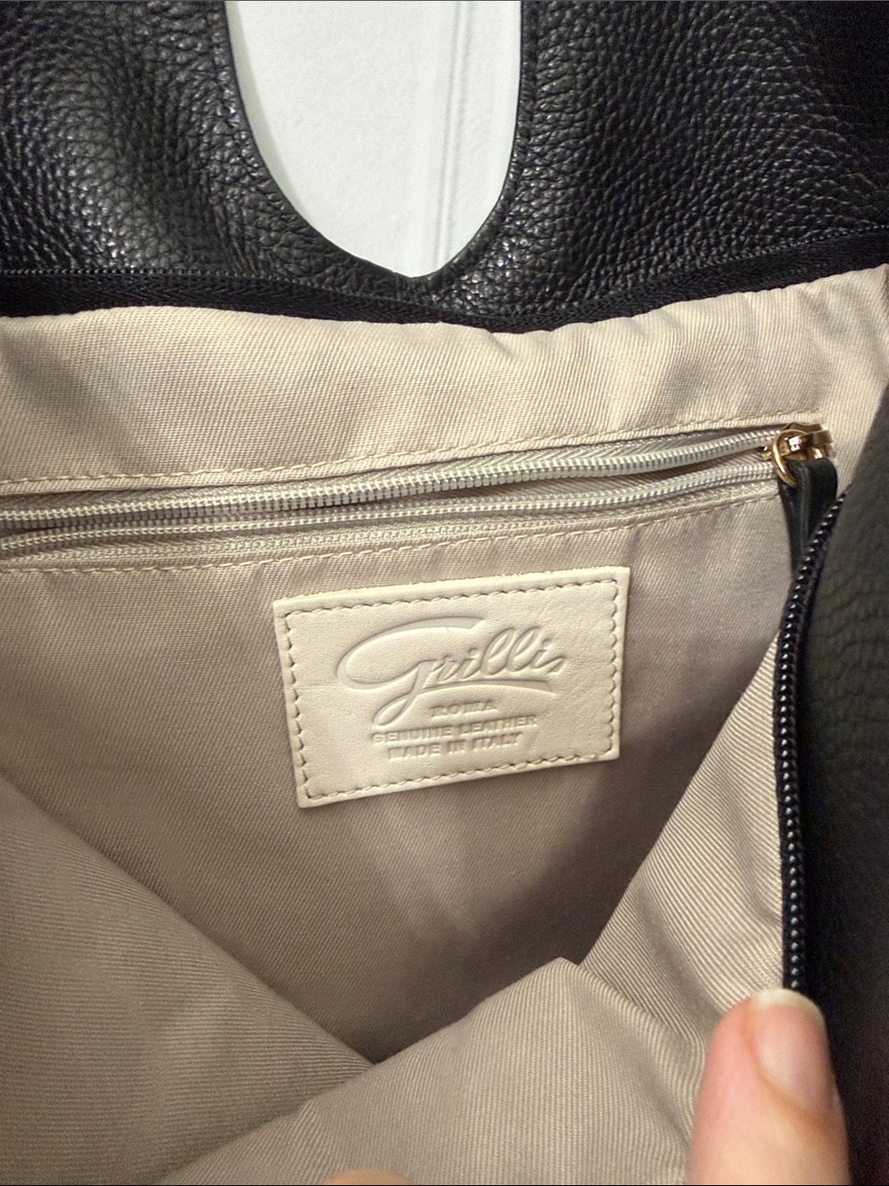 Grillis Roma pebble-grain Italian leather hobo shoulder bag - Picture 6 of 8